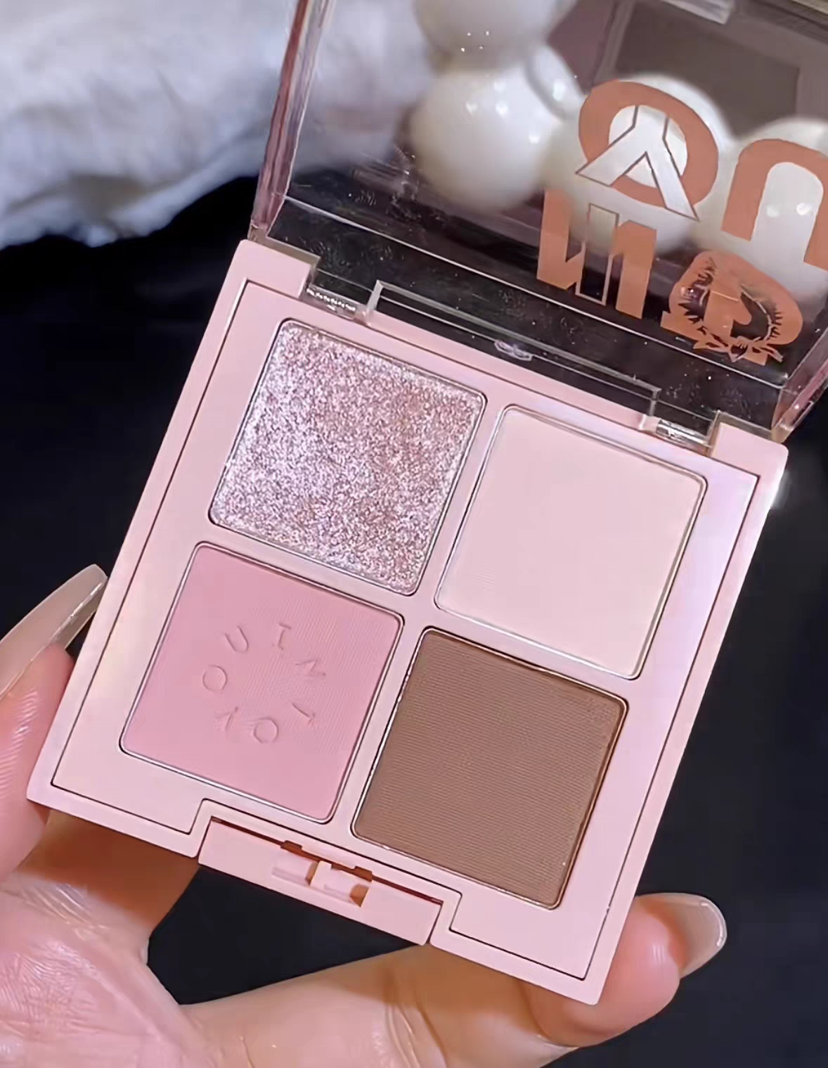 INTO YOU Paleta de Sombras 4 Tonos Glitter & Matte